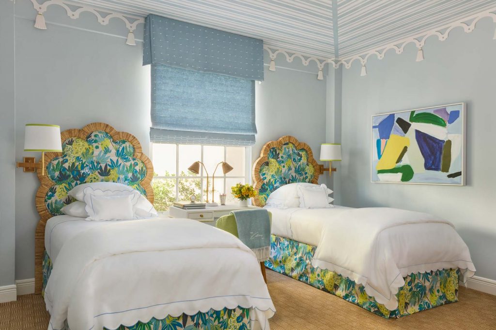 standard room with twin beds