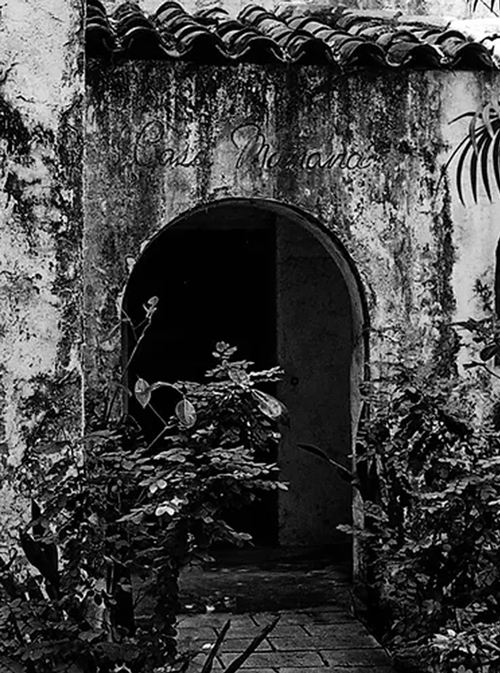 historic photo of hotel entrance