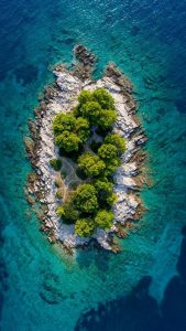 Exploring the World’s Most mуѕteгіoᴜѕ Places